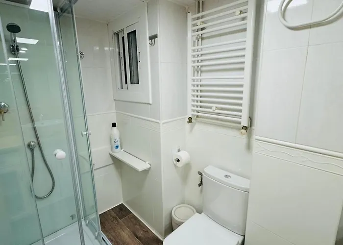 Apartament Piso Shic De Playa Fenals Con Terraza Y Piscina