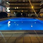 Lägenhet Piso Shic De Playa Fenals Con Terraza Y Piscina *