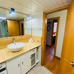 Lägenhet Piso Shic De Playa Fenals Con Terraza Y Piscina