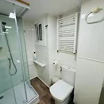 Lägenhet Piso Shic De Playa Fenals Con Terraza Y Piscina