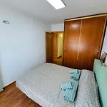 Lägenhet Piso Shic De Playa Fenals Con Terraza Y Piscina *