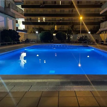 アパート Piso Shic De Playa Fenals Con Terraza Y Piscina *