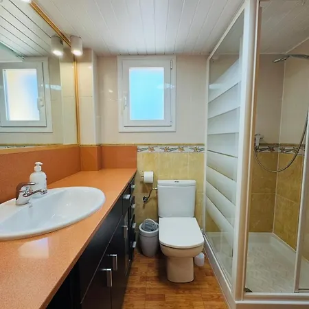 Appartement Piso Shic De Playa Fenals Con Terraza Y Piscina