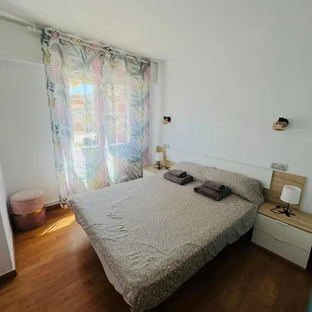 Piso Shic De Playa Fenals Con Terraza Y Piscina