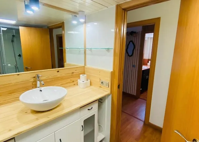 Apartamento Piso Shic De Playa Fenals Con Terraza Y Piscina