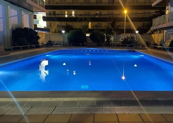 Apartman Piso Shic De Playa Fenals Con Terraza Y Piscina *