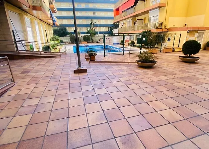 Piso Shic De Playa Fenals Con Terraza Y Piscina Lloret de Mar