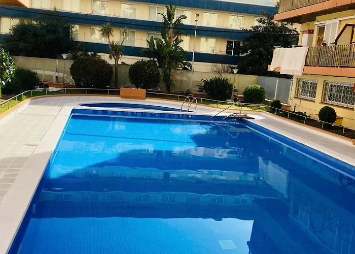 Piso Shic De Playa Fenals Con Terraza Y Piscina Apartman