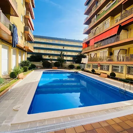 Piso Shic De Playa Fenals Con Terraza Y Piscina Daire Lloret de Mar