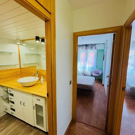 Daire Piso Shic De Playa Fenals Con Terraza Y Piscina Lloret de Mar